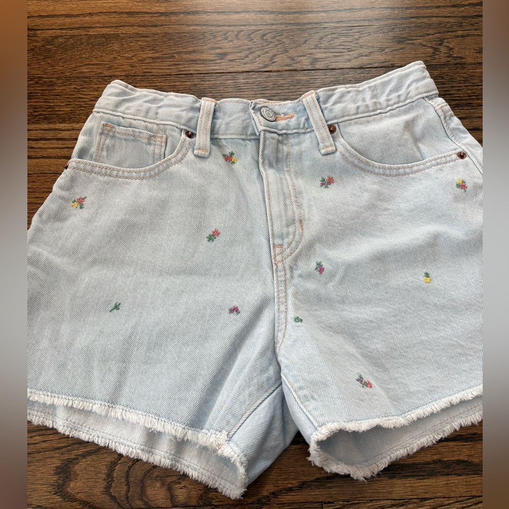 Girls embroided floral light wash denim shorts